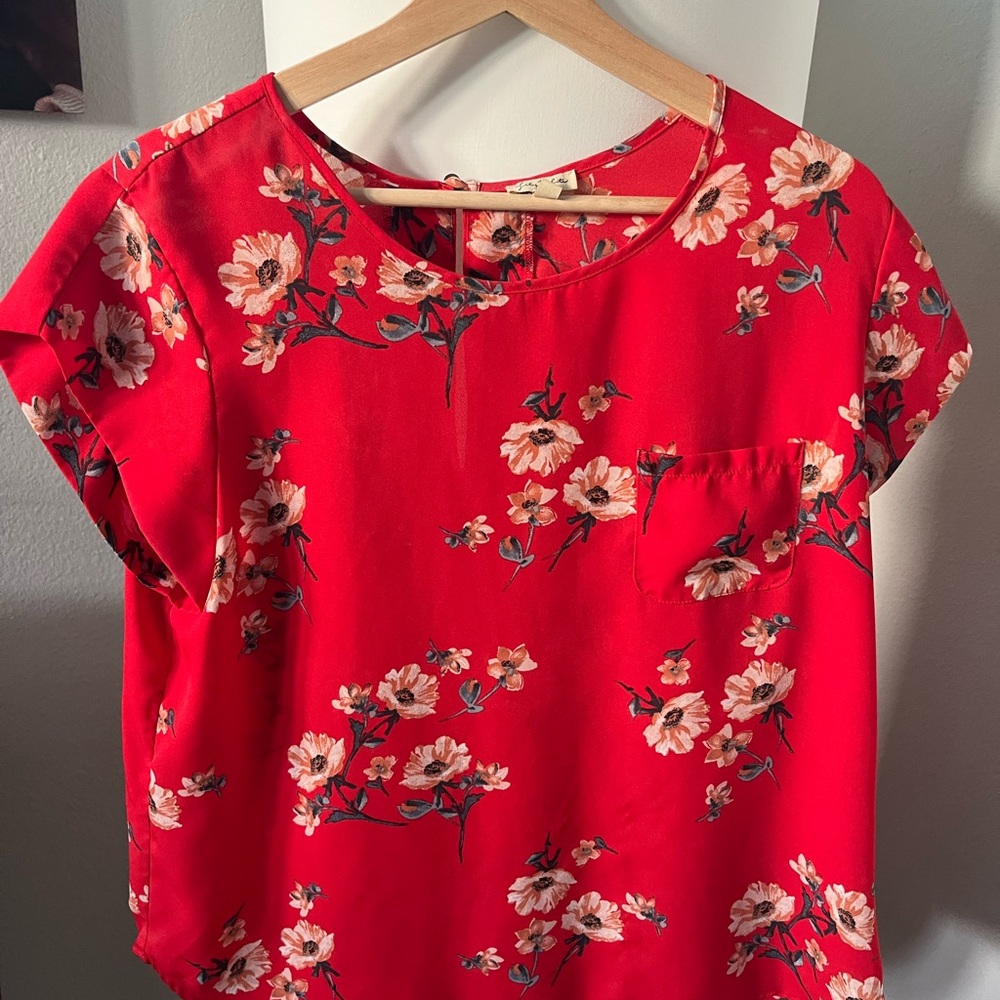 Lily White Red Floral Short-Sleeve Blouse